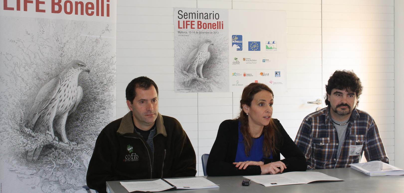 La directora general de Medio Natural, Educación Ambiental y Cambio Climático, Neus Lliteras, Luis Parpal (Cofib) y Alfonso Llamas (GAN)