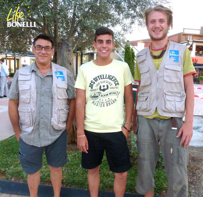 De izquierda a derecha, los voluntarios Xavier Gassó, Sion Barceló y Abraham Bettens.