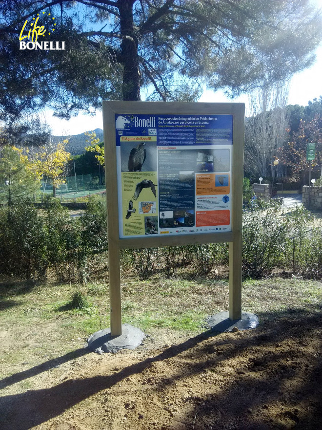 The new signboard about Life Bonelli in the Western Mountains of Madrid.