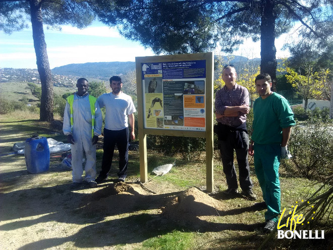 Posando para la foto con la satisfacción del deber cumplido.