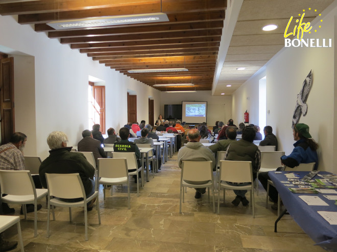 Charla sobre el águila de Bonelli y el proyecto LIFE Bonelli celebrada durante el Día del Águila 2017.