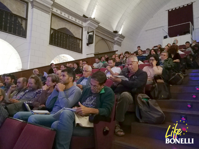 Asistentes al seminario en el Auditorio del Carmen, de Sangüesa.